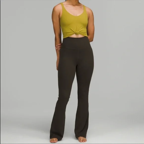 NWT Lululemon Groove Super-High-Rise Flared Pant Nulu Size 4 DARK OLIVE - Picture 3 of 7
